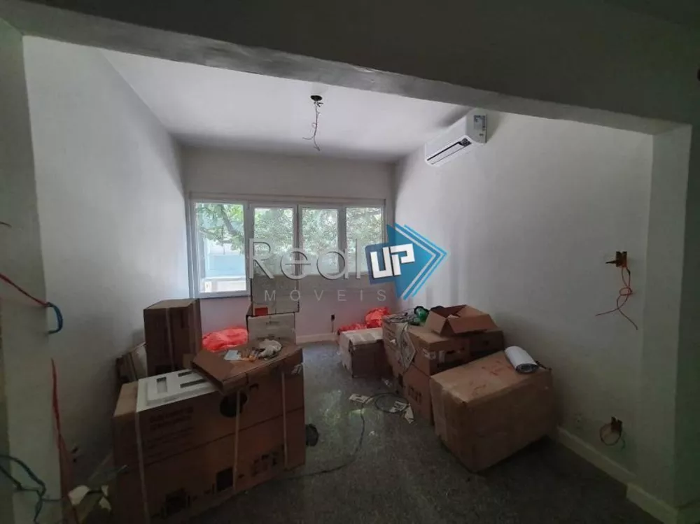 Apartamento à venda com 3 quartos, 110m² - Foto 2