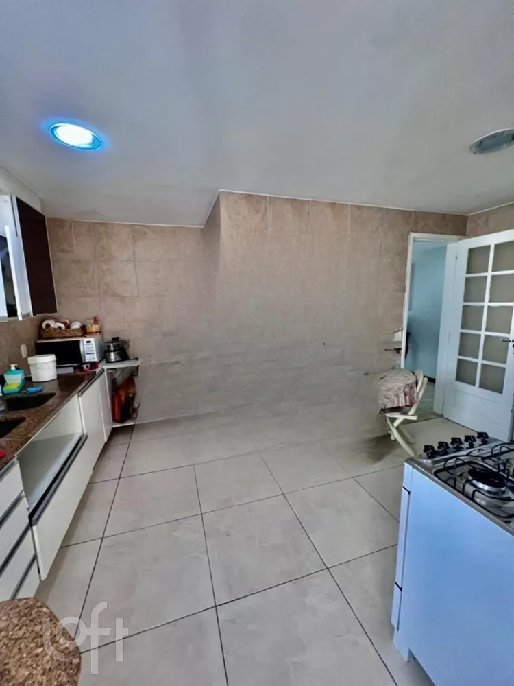 Apartamento à venda com 4 quartos, 200m² - Foto 4