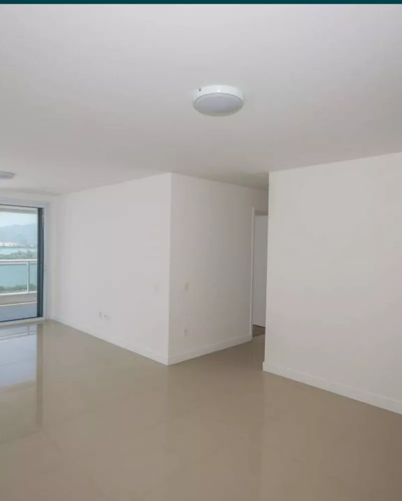 Apartamento à venda com 3 quartos, 111m² - Foto 4