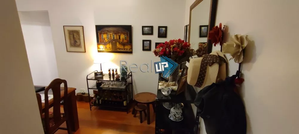 Apartamento à venda com 3 quartos, 85m² - Foto 2