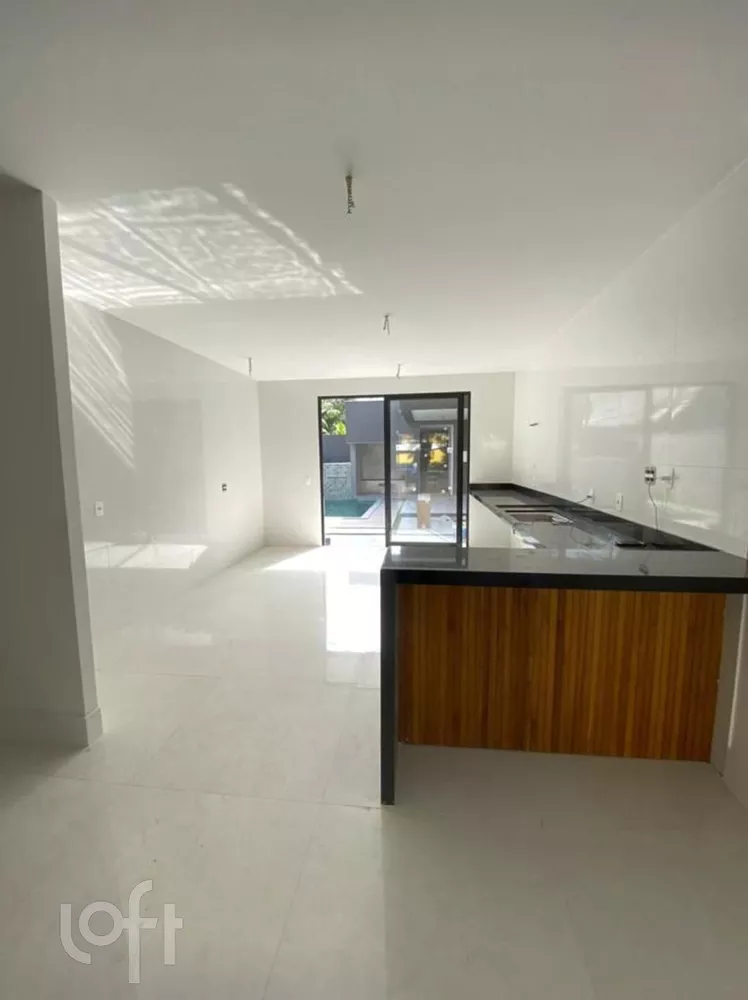 Casa à venda com 4 quartos, 350m² - Foto 8