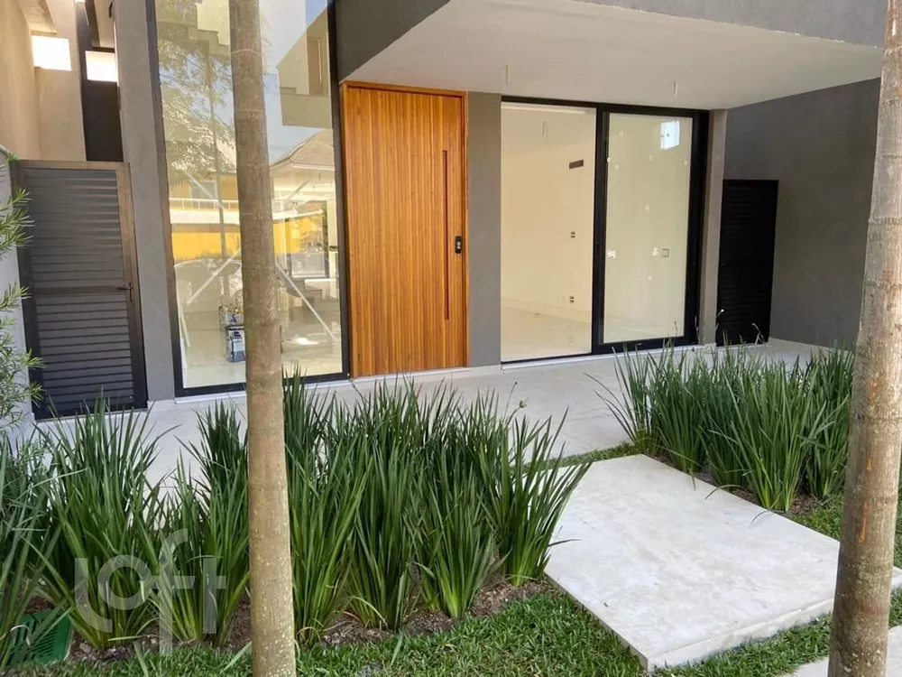 Casa à venda com 4 quartos, 350m² - Foto 2