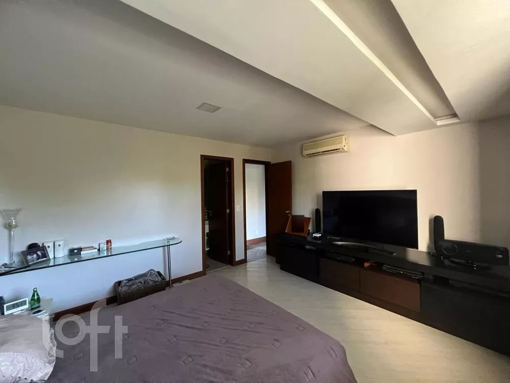 Apartamento à venda com 3 quartos, 168m² - Foto 2