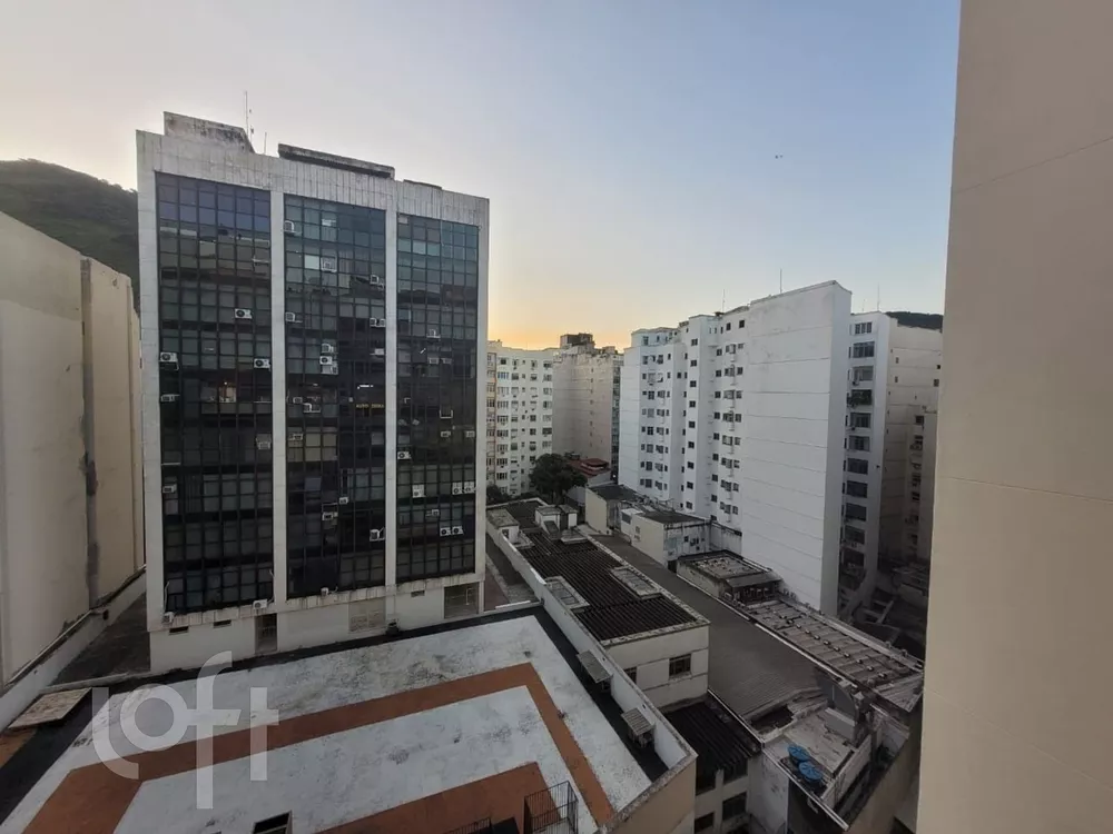 Apartamento à venda com 2 quartos, 63m² - Foto 2