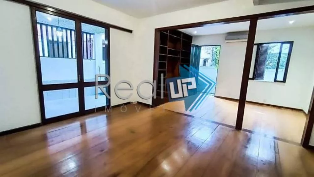 Casa à venda com 4 quartos, 293m² - Foto 1