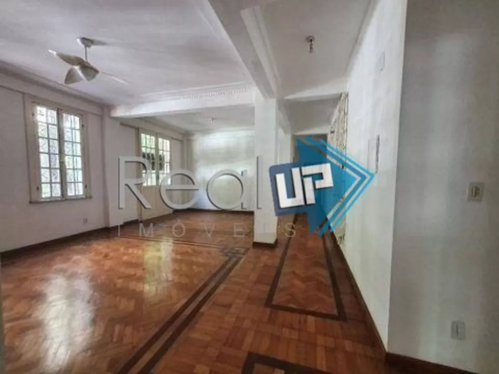 Apartamento à venda com 3 quartos, 150m² - Foto 1