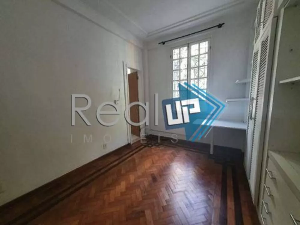 Apartamento à venda com 3 quartos, 150m² - Foto 7