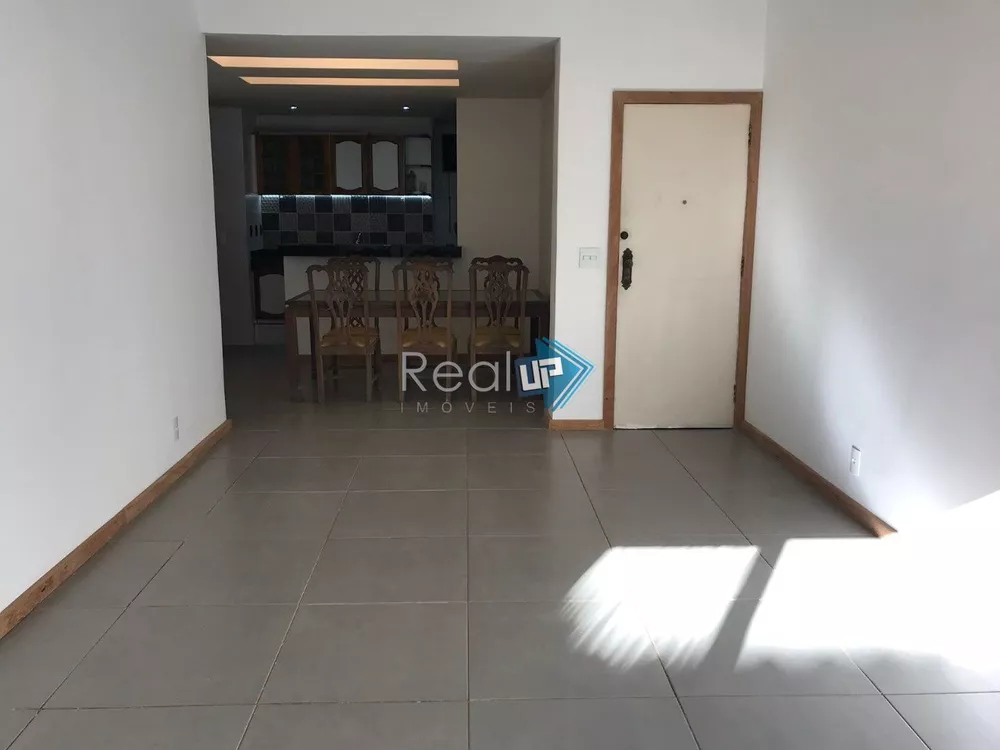 Apartamento à venda com 3 quartos, 99m² - Foto 2