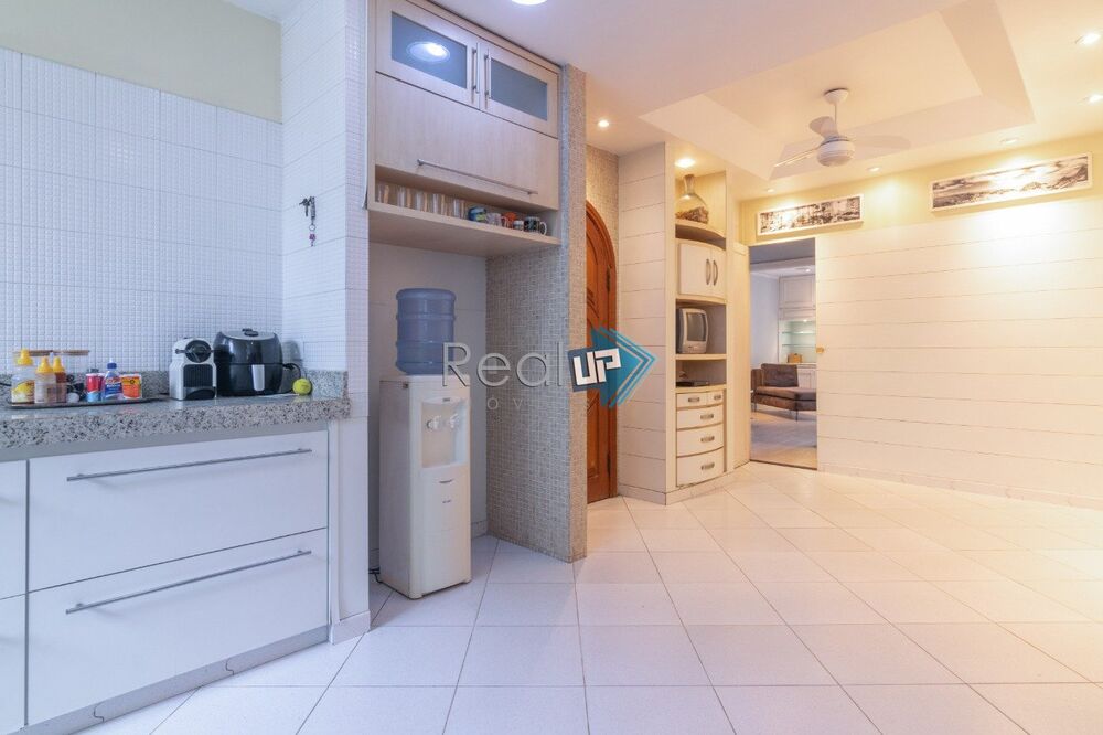 Apartamento à venda com 4 quartos, 200m² - Foto 3