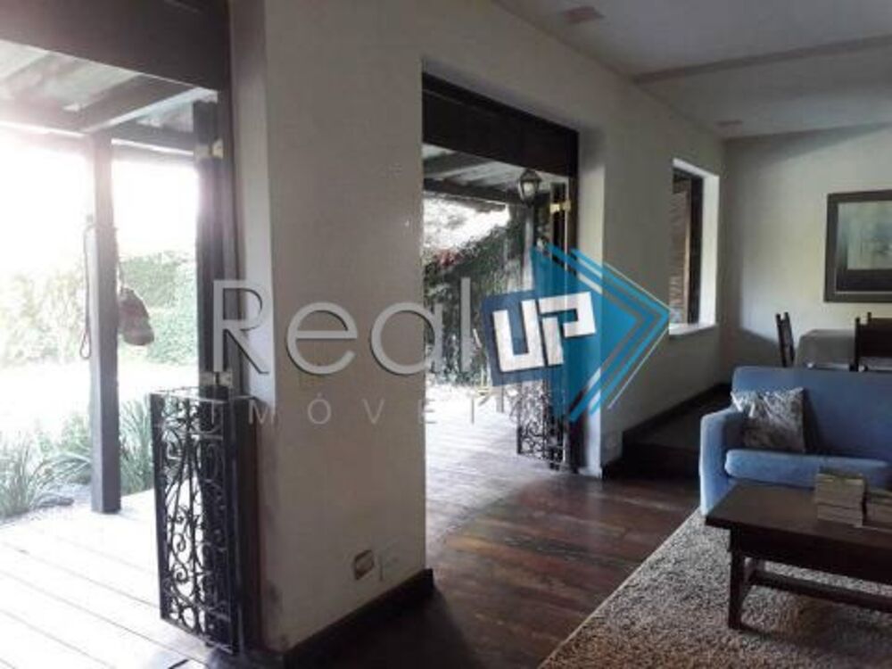 Casa à venda com 5 quartos, 307m² - Foto 4