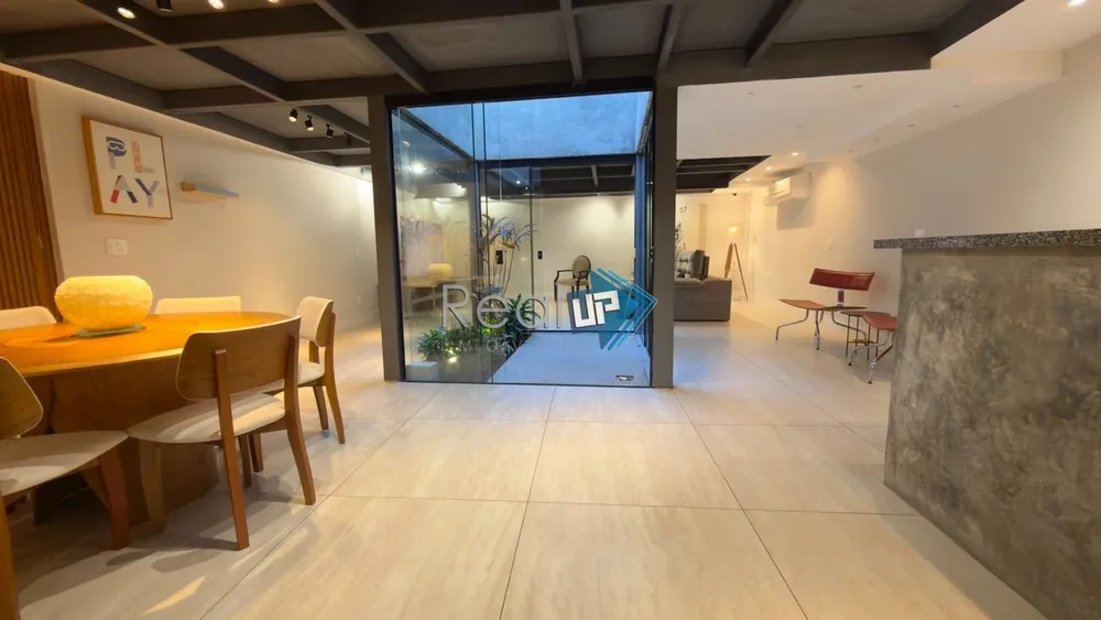 Casa, 3 quartos, 240 m² - Foto 1
