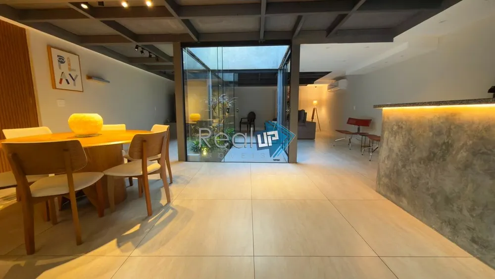 Casa, 3 quartos, 240 m² - Foto 2