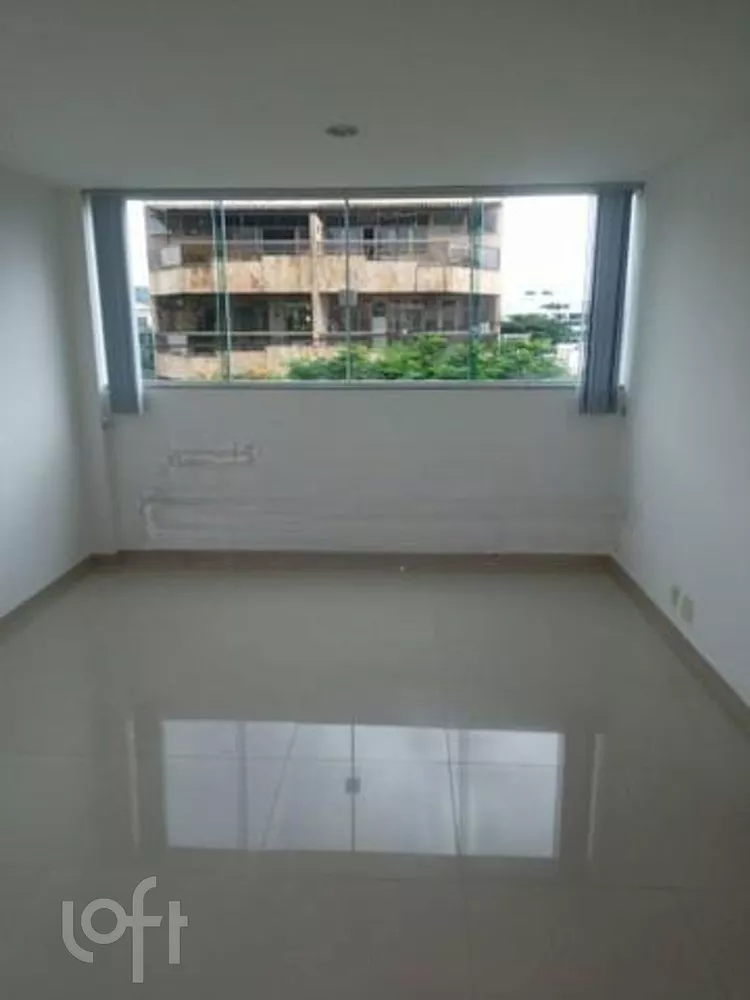 Casa à venda com 4 quartos, 140m² - Foto 2