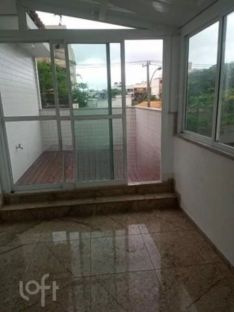 Casa à venda com 4 quartos, 140m² - Foto 4