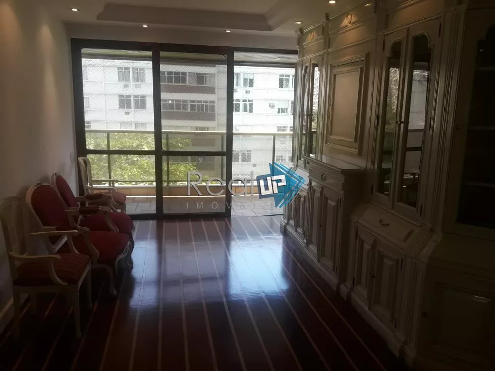 Apartamento para alugar com 3 quartos, 149m² - Foto 2