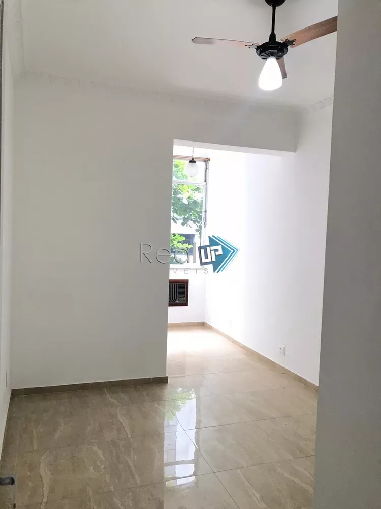 Apartamento à venda com 2 quartos, 75m² - Foto 3