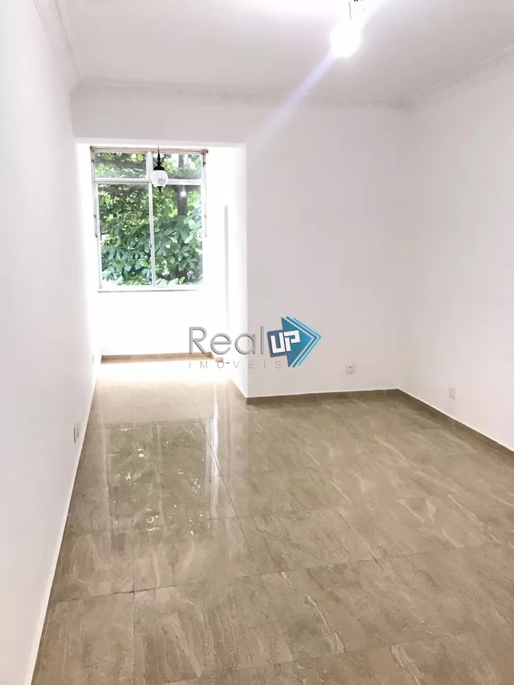 Apartamento à venda com 2 quartos, 75m² - Foto 1