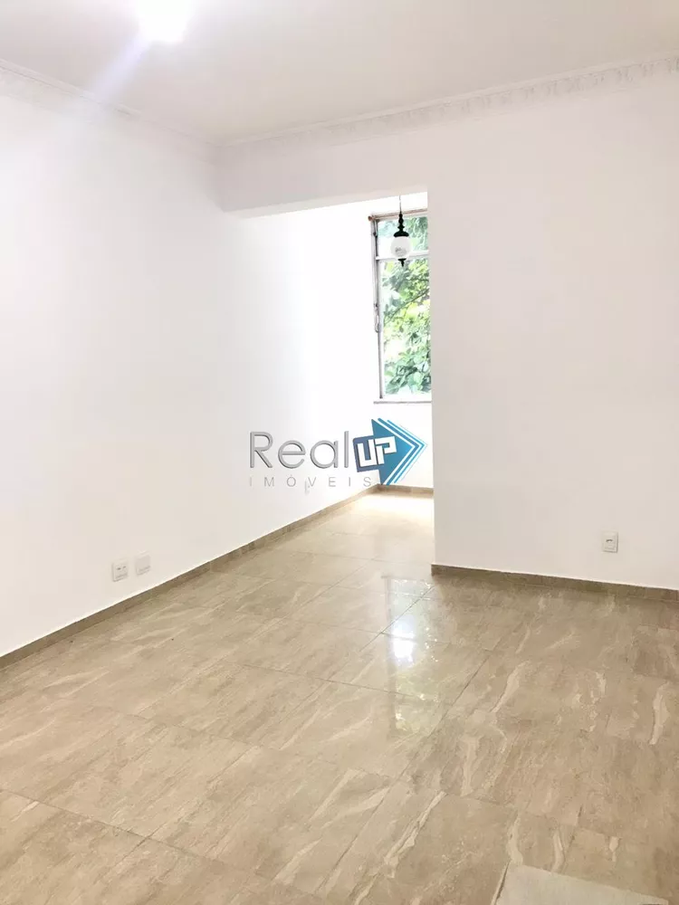 Apartamento à venda com 2 quartos, 75m² - Foto 4