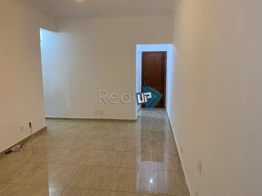 Apartamento à venda com 2 quartos, 75m² - Foto 2