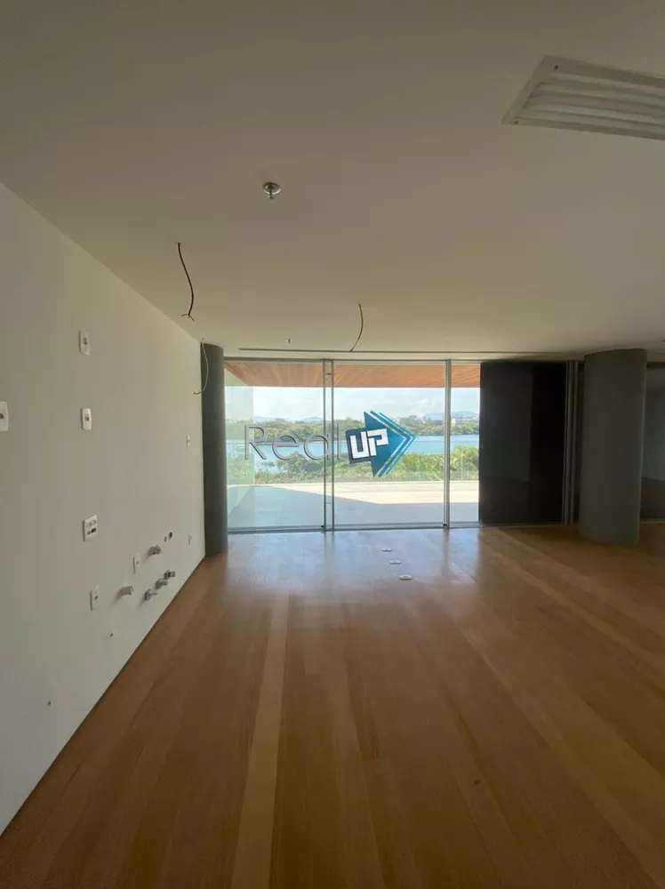 Apartamento à venda com 1 quarto, 121m² - Foto 2