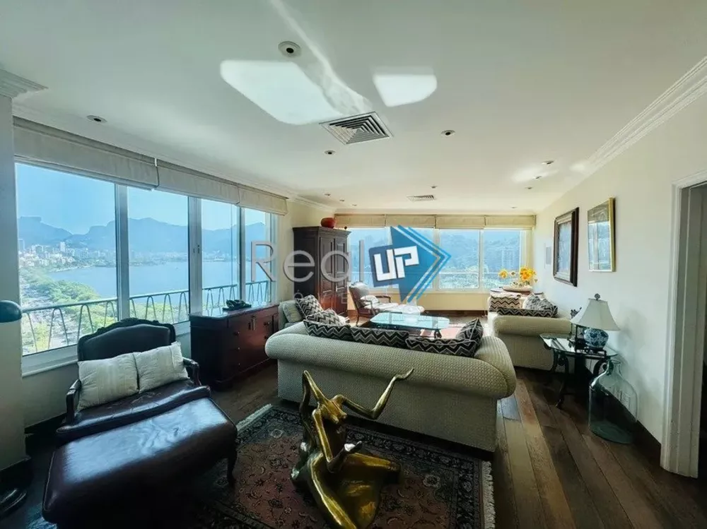 Apartamento, 3 quartos, 216 m² - Foto 1