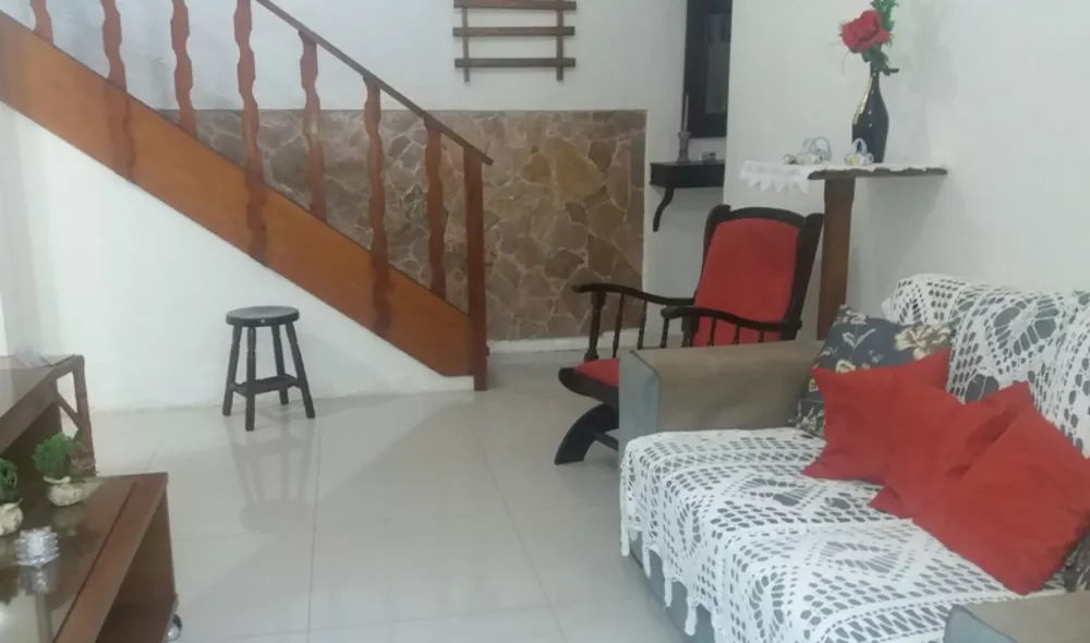 Casa à venda com 8 quartos, 200m² - Foto 5