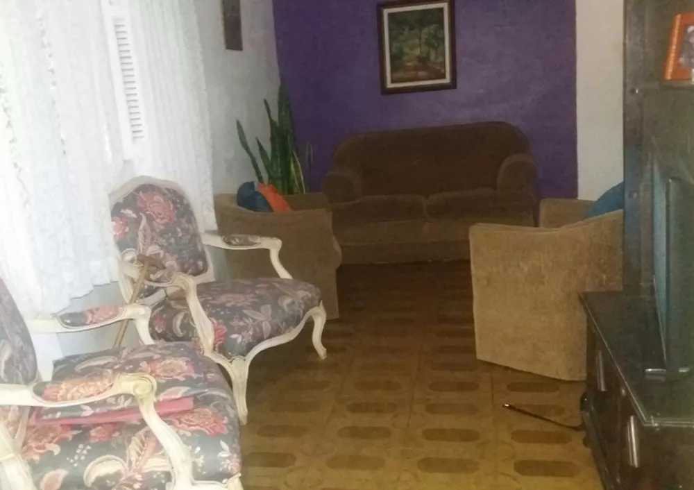 Casa à venda com 8 quartos, 200m² - Foto 8