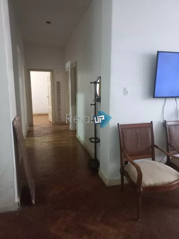 Apartamento à venda com 3 quartos, 133m² - Foto 2