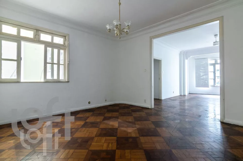 Apartamento à venda com 3 quartos, 130m² - Foto 1