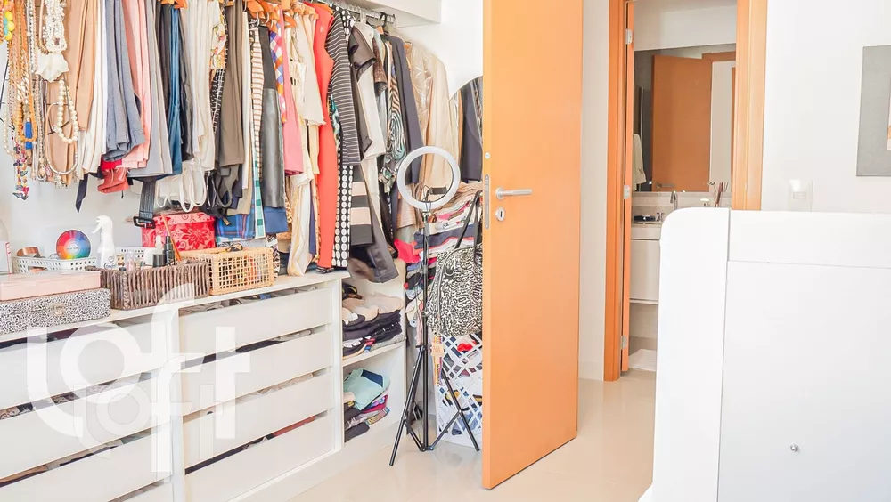 Apartamento à venda com 3 quartos, 135m² - Foto 3