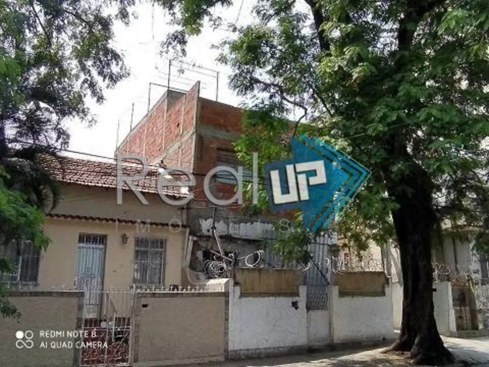 Casa à venda com 5 quartos, 250m² - Foto 1