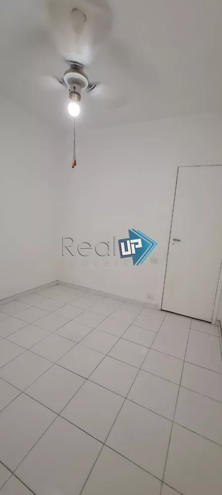 Apartamento à venda com 2 quartos, 75m² - Foto 4