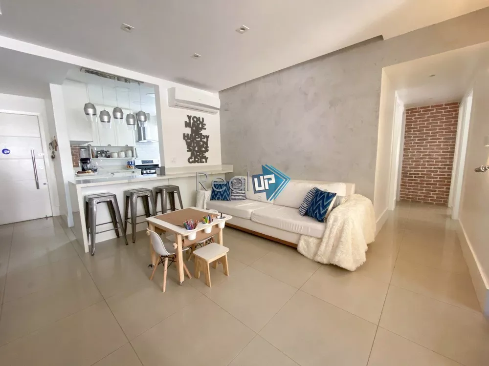 Apartamento à venda com 3 quartos, 100m² - Foto 1