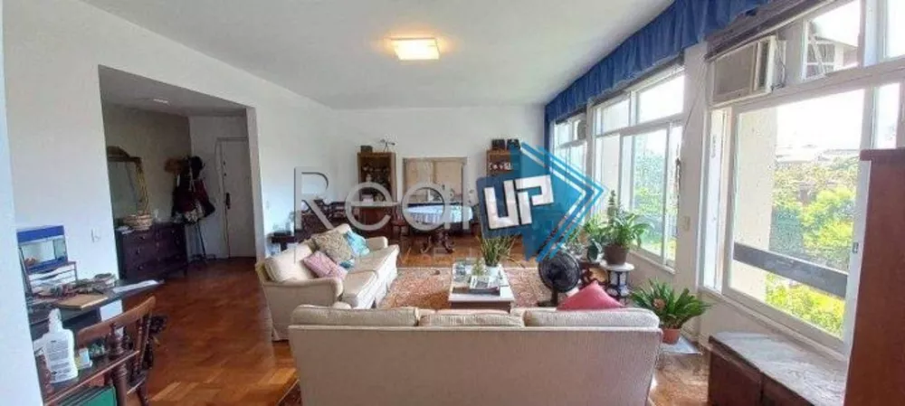 Apartamento à venda com 4 quartos, 144m² - Foto 2