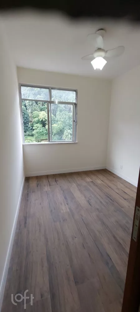 Apartamento à venda com 2 quartos, 64m² - Foto 2