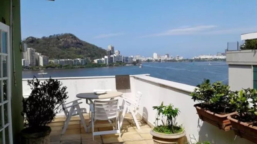 Apartamento à venda com 3 quartos, 159m² - Foto 2