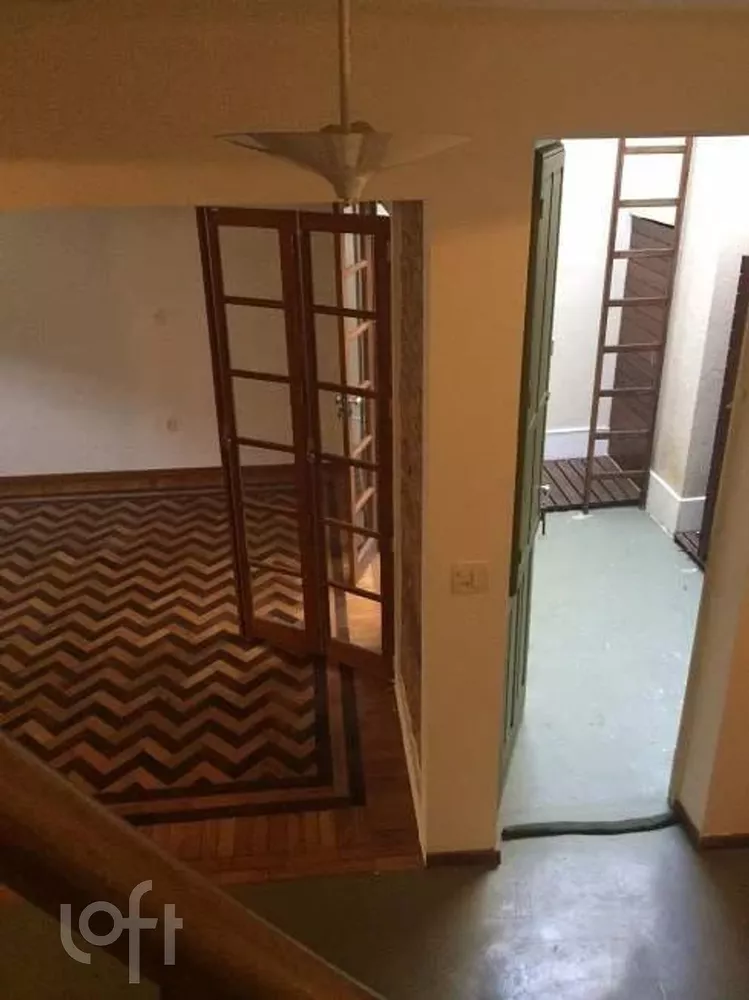 Casa à venda com 3 quartos, 140m² - Foto 1