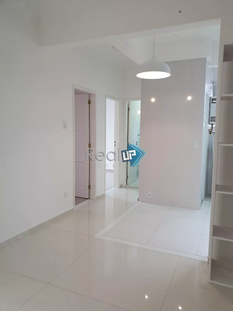 Apartamento à venda com 2 quartos, 70m² - Foto 2