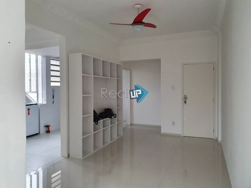 Apartamento à venda com 2 quartos, 70m² - Foto 1