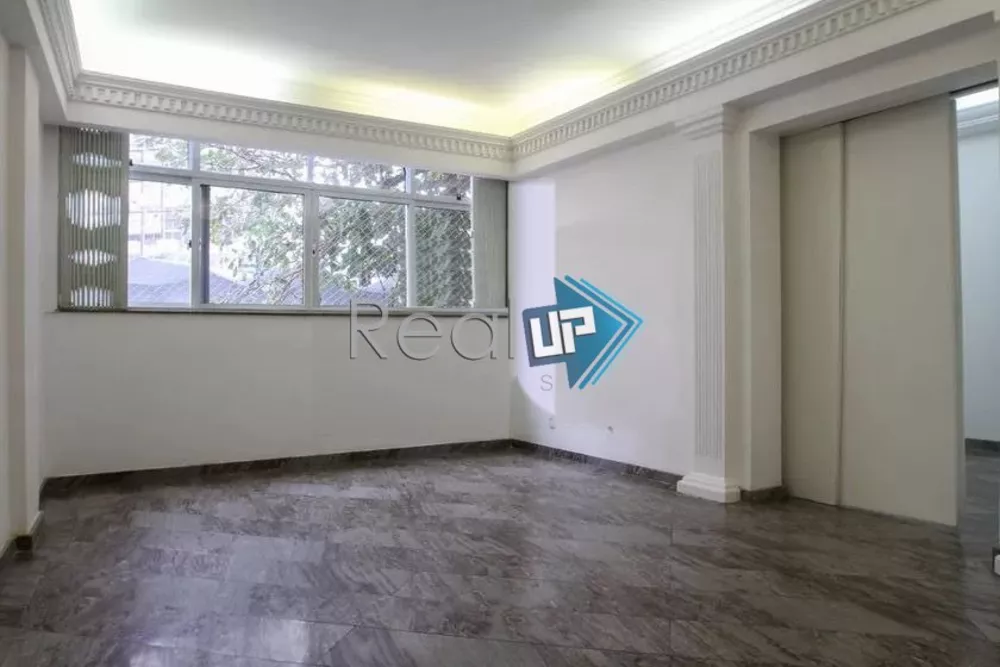 Apartamento à venda com 3 quartos, 135m² - Foto 1