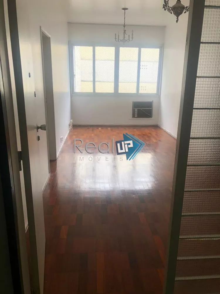 Apartamento à venda com 2 quartos, 74m² - Foto 2