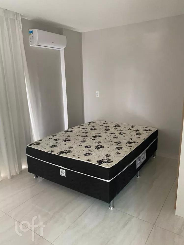 Apartamento à venda com 3 quartos, 1m² - Foto 4