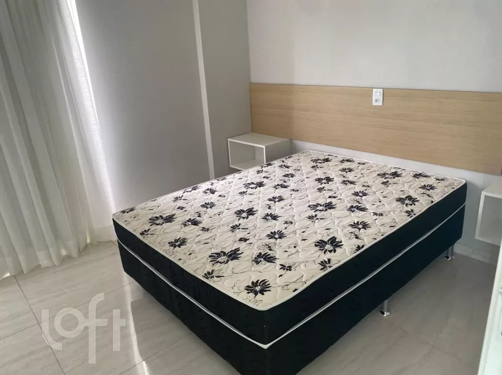 Apartamento à venda com 3 quartos, 1m² - Foto 2