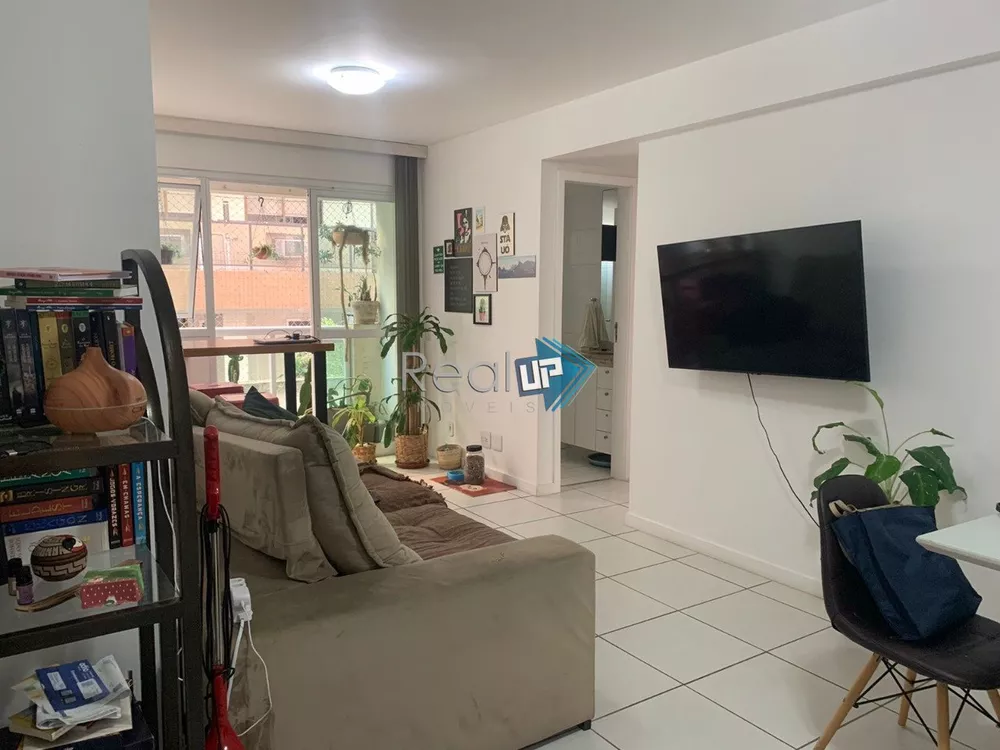 Apartamento à venda com 2 quartos, 68m² - Foto 1