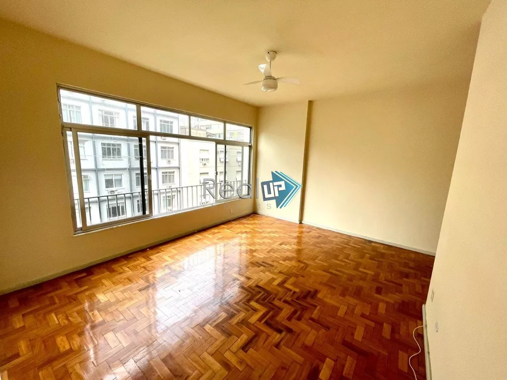 Apartamento à venda com 3 quartos, 110m² - Foto 2