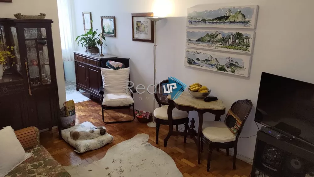 Apartamento à venda com 2 quartos, 70m² - Foto 2