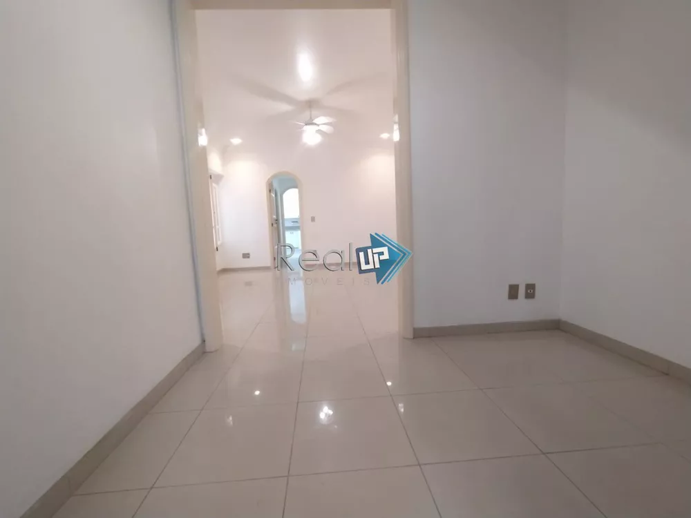 Casa à venda com 2 quartos, 102m² - Foto 3