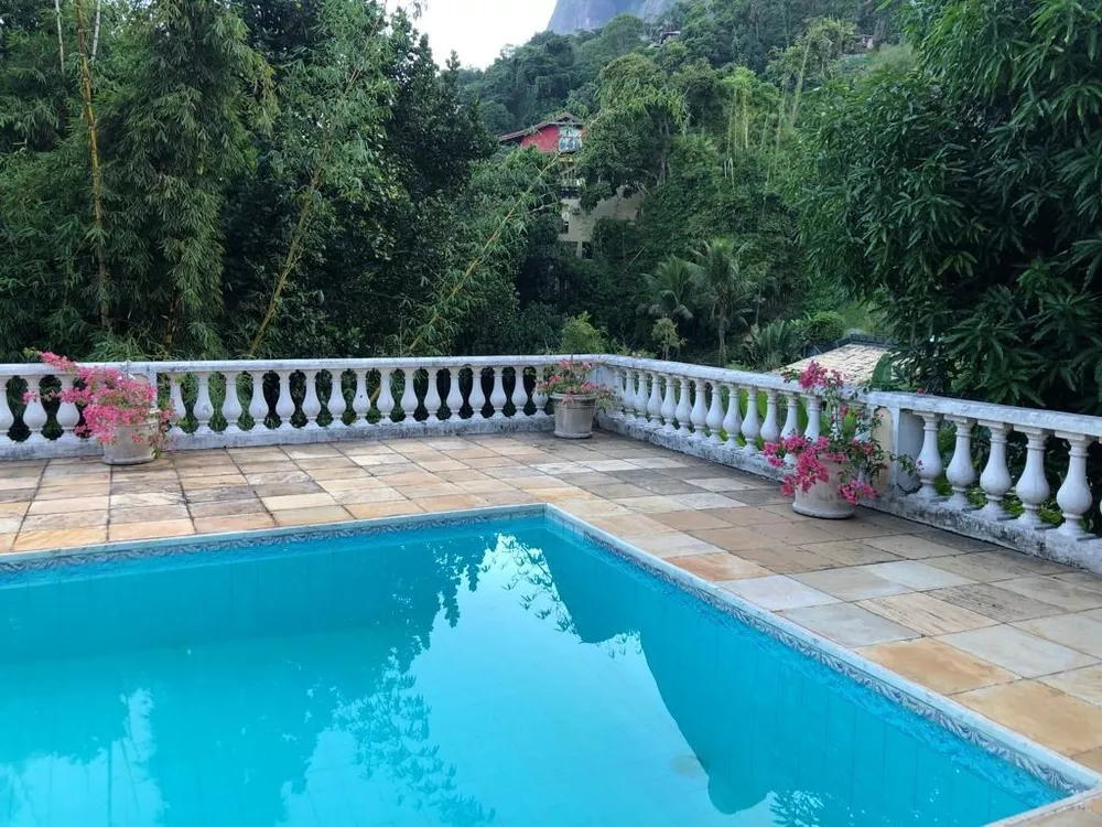 Casa, 4 quartos, 232 m² - Foto 1