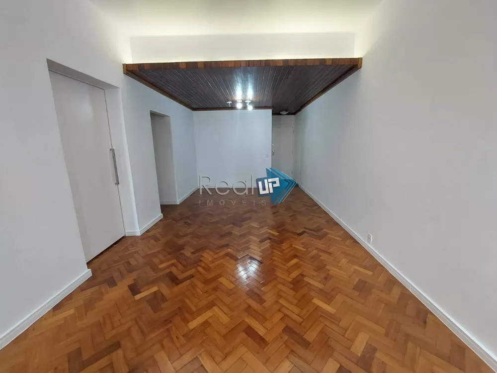 Apartamento à venda com 3 quartos, 110m² - Foto 2