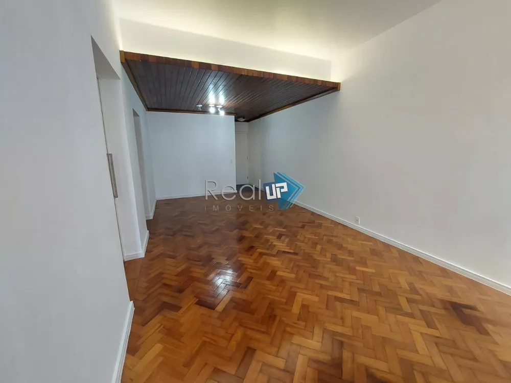 Apartamento à venda com 3 quartos, 110m² - Foto 1